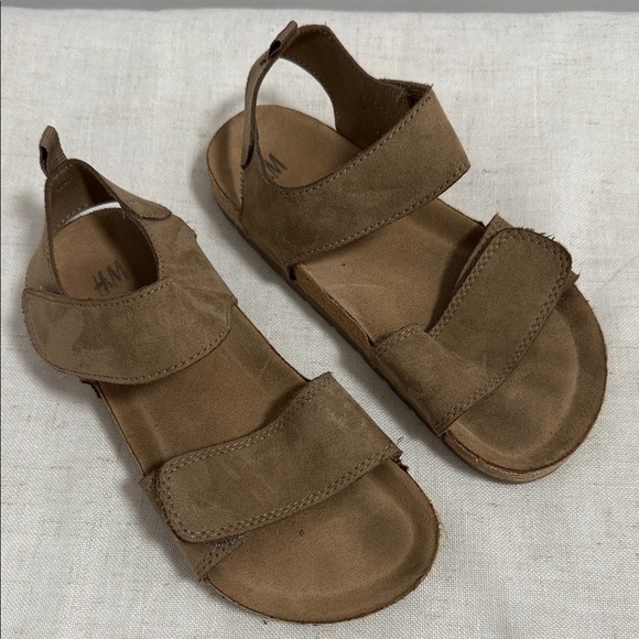 H&M Kids Toddlers Ankle Strap Taupe Sandals size 12 - Picture 2 of 7